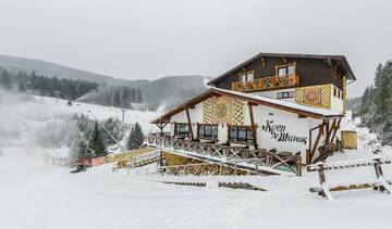 Фотографии Отель Chalet CrepDeChine Hotel г. Буковель (Украина) №1 Фото Отель Chalet CrepDeChine Hotel г. Буковель 1
