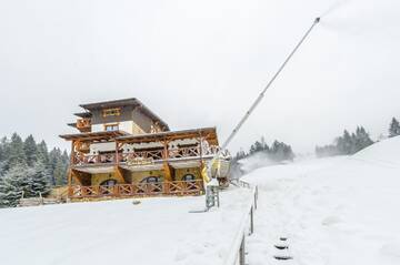 Фотографии Отель Chalet CrepDeChine Hotel г. Буковель (Украина) №2 Фото Отель Chalet CrepDeChine Hotel г. Буковель 2
