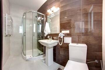 Фото номера Полулюкс Отель Karpatski Hotel &amp; Spa г. Буковель 3