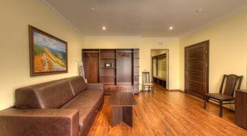 Фото номера Полулюкс с балконом Отель Home Hotel г. Буковель 9
