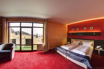 Фото номера Люкс с балконом Отель F&amp;B Spa Resort (ex. Fomich Hotel) г. Буковель 11