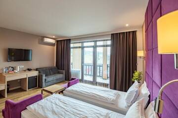 Фото номера Улучшенный полулюкс Отель F&amp;B Spa Resort (ex. Fomich Hotel) г. Буковель 7