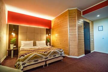 Фото номера Двухместный номер с 1 кроватью Отель F&amp;B Spa Resort (ex. Fomich Hotel) г. Буковель 4