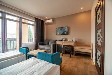Фото номера Четырехместный номер Делюкс Отель F&amp;B Spa Resort (ex. Fomich Hotel) г. Буковель 8