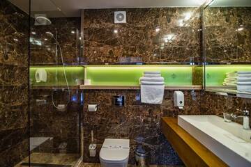 Фото номера Семейный номер Делюкс Отель F&amp;B Spa Resort (ex. Fomich Hotel) г. Буковель 7