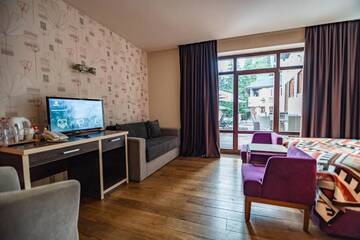 Фото номера Двухместный номер с 1 кроватью и террасой Отель F&amp;B Spa Resort (ex. Fomich Hotel) г. Буковель 6