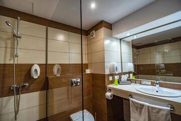 Фото номера Двухместный номер с 1 кроватью и террасой Отель F&amp;B Spa Resort (ex. Fomich Hotel) г. Буковель 7