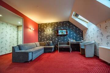 Фото номера Люкс в мансарде Отель F&amp;B Spa Resort (ex. Fomich Hotel) г. Буковель 6