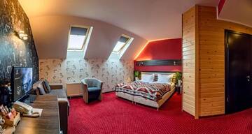 Фото номера Двухместный номер с 1 кроватью - Мансарда Отель F&amp;B Spa Resort (ex. Fomich Hotel) г. Буковель 2