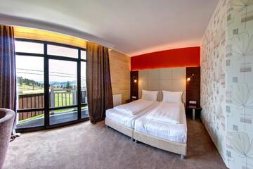 Фото номера Люкс с балконом Отель F&amp;B Spa Resort (ex. Fomich Hotel) г. Буковель 4