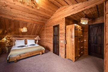 Фото номера Улучшенный трехместный номер Отель Stara Pravda Hotel - Vykrutasy г. Буковель 2
