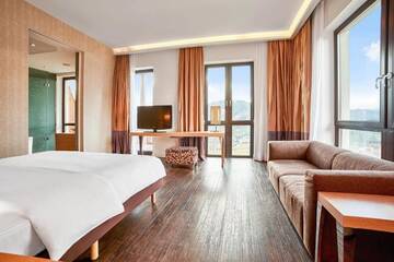 Фото номера Люкс Курортные отели Radisson Blu Resort Bukovel г. Буковель 8