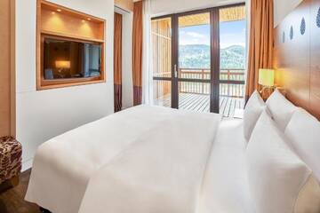 Фото номера Люкс Курортные отели Radisson Blu Resort Bukovel г. Буковель 10