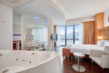 Фото номера Спа-люкс с террасой Курортные отели Radisson Blu Resort Bukovel г. Буковель 4