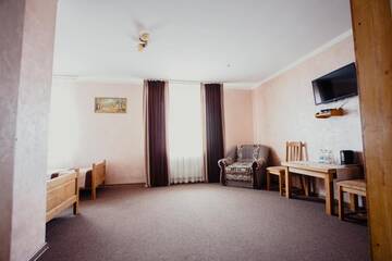 Фото номера Просторный двухместный номер с 2 отдельными кроватями Отель Hotel Bellavista &amp; Spa г. Буковель 4