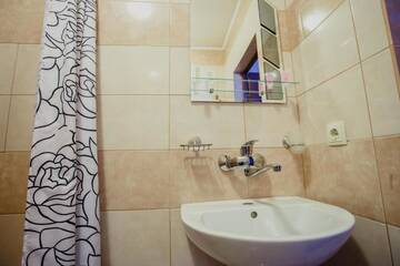 Фото номера Просторный двухместный номер с 2 отдельными кроватями Отель Hotel Bellavista &amp; Spa г. Буковель 9