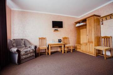 Фото номера Просторный двухместный номер с 2 отдельными кроватями Отель Hotel Bellavista &amp; Spa г. Буковель 5