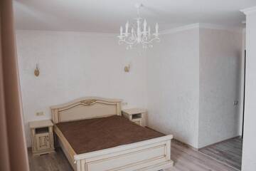 Фото номера Стандартный двухместный люкс с 1 кроватью - Включен вход в спа-центр Отель Villa Leku SPA Resort г. Буковель 2