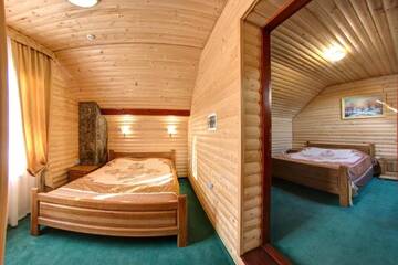 Фото номера Улучшенный люкс с 2 спальнями Курортные отели Hotel Podgorie Spa г. Буковель 2