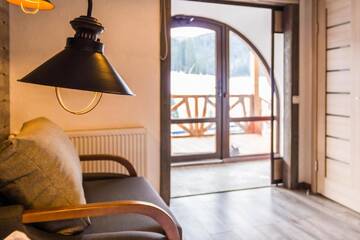 Фото номера Трехместный номер с видом на горы Отель Chalet CrepDeChine Hotel г. Буковель 2