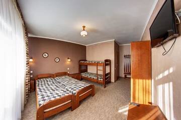 Фото номера Четырехместный номер Отель Hotel Gutsulia г. Буковель 5