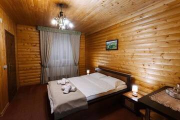 Фото номера Стандартный номер с кроватью размера &quot;king-size&quot; Отель Отель Марилен г. Буковель 3