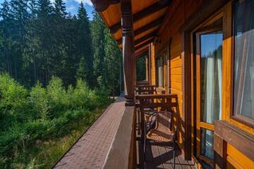 Фото номера Люкс с балконом Отель Arnika Hotel г. Буковель 2