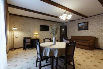 Фото номера Люкс &quot;Комфорт&quot; Отель GasthauS г. Буковель 11