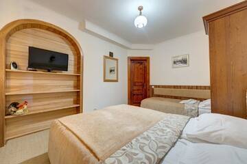 Фото номера Дом с 3 спальнями Отель Hotel Complex Korona г. Буковель 6
