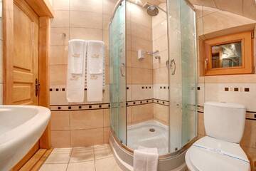 Фото номера Семейный номер с балконом Отель Hotel Complex Korona г. Буковель 2