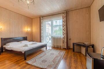 Фото номера Двухместный номер с 1 кроватью и балконом Отель Hotel Pid Strihoju г. Буковель 12