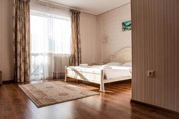 Фото номера Двухместный номер с 1 кроватью и балконом Отель Hotel Pid Strihoju г. Буковель 17