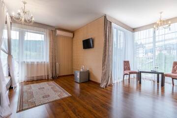 Фото номера Двухместный номер Делюкс с 1 кроватью и балконом Отель Hotel Pid Strihoju г. Буковель 13