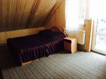 Фото номера Четырехместный номер с общей ванной комнатой Отель Hotel Bugel г. Буковель 5