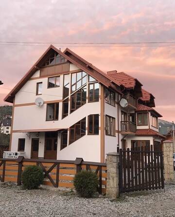 Фото номера Улучшенный семейный номер Отель Zatyshok nad Prutom г. Буковель 18