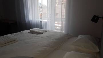 Фото номера Улучшенный трехместный номер Отель Grofa Room г. Буковель 13