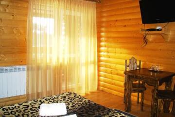 Фото номера Стандартный двухместный номер с 1 кроватью Отель Greku Hotel г. Буковель 9