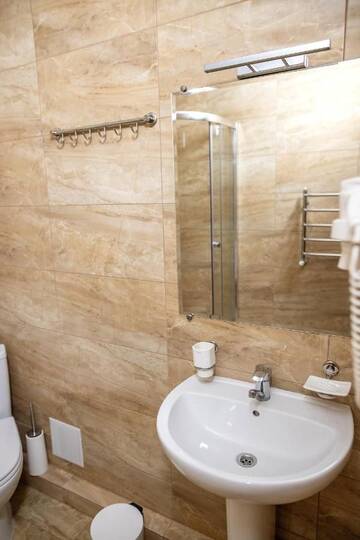Фото номера Двухместный номер с 2 отдельными кроватями Отель Private Rooms in Grofa Hotel г. Буковель 10