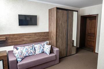 Фото номера Семейный номер Отель Private Rooms in Grofa Hotel г. Буковель 4