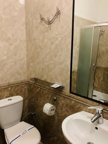 Фото номера Двухместный номер с 1 кроватью Отель LUXURY Лакшери г. Буковель 7