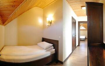 Фото номера Трехместный номер Курортные отели Amarena SPA Hotel г. Буковель 4