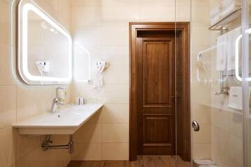 Фото номера Улучшенный двухместный номер с 1 кроватью Отель Ганц &amp; Spa г. Буковель 27