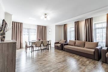 Фото номера Четырехместный номер с балконом Отель Villa Gor Apartments г. Буковель 10