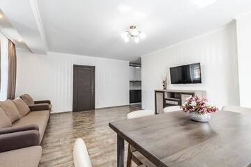 Фото номера Четырехместный номер с балконом Отель Villa Gor Apartments г. Буковель 7